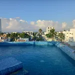 Malecon Espacio Alberca Comodidad Y Playa