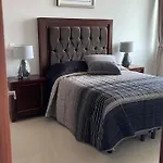 A Unos Pasos De Zona Dorada #305