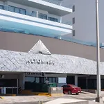 Apartment In Malecon With Pool And View Of The Stadium - Altomare 1302