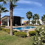 Casa Exclusiva Con Alberca En Privada Cerca De Galeria