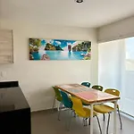 !NUEVO! Bonita vista balcón y alberca! CERRITOS!