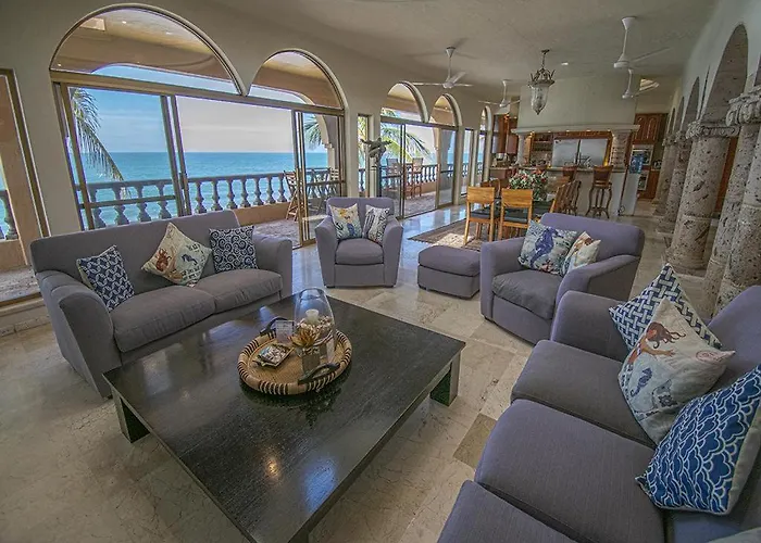 Beachfront Delfin Estate With Pool Sleeps 43