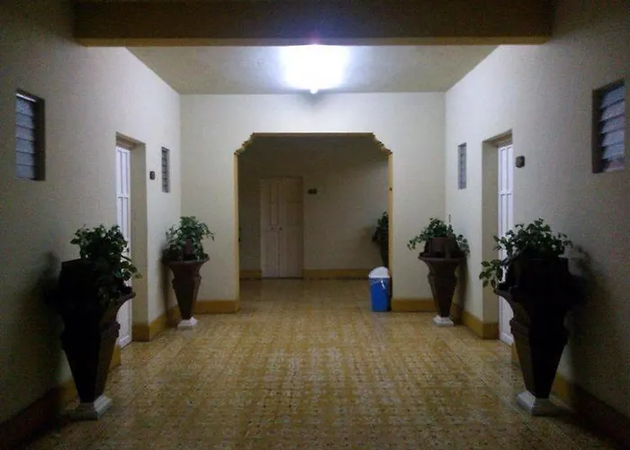 Hotel Morales Inn