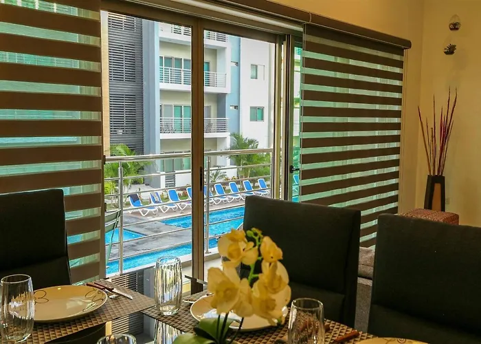 2Br 2Ba Aptm - Centric - Near The Beach - Amazing Pool