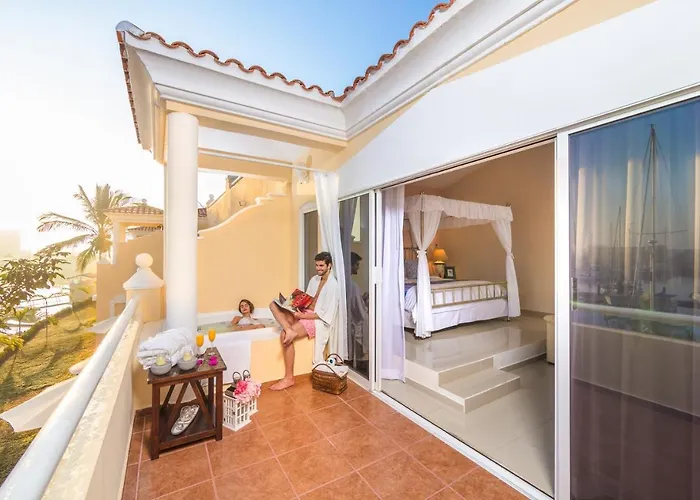 Isla Mazatlan Residence Club