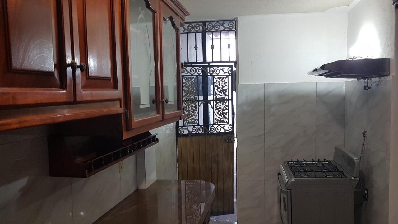 Casa Amueblada - *