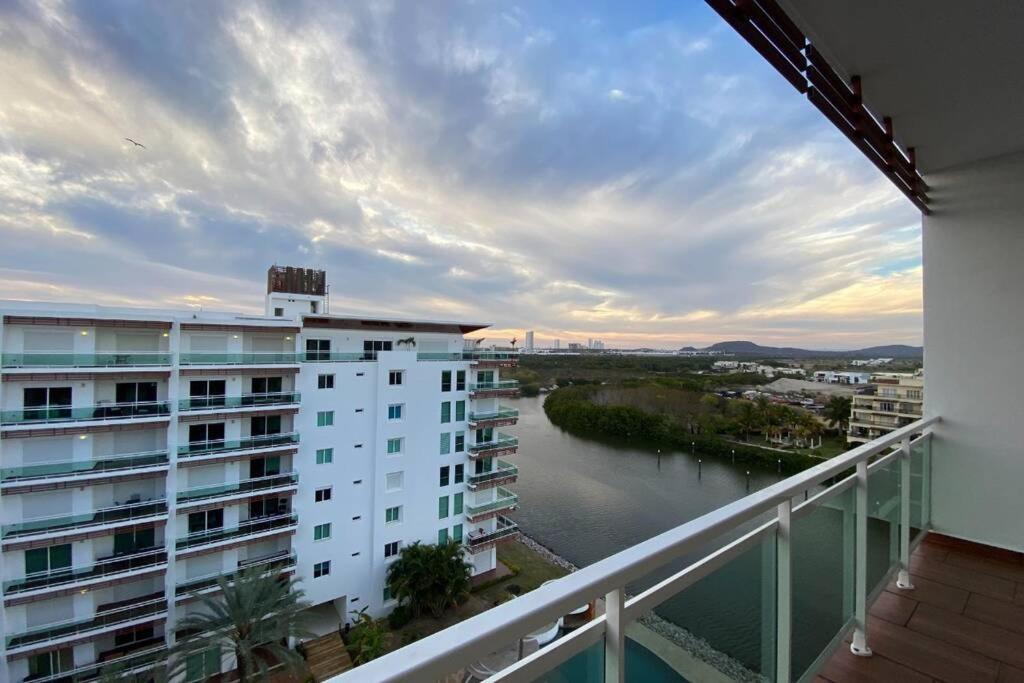 Apartamento 7011 2/4 Departamento Pacifika, vista a la marina