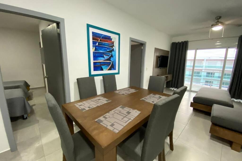 Apartamento 7011 2/4 Departamento Pacifika, vista a la marina Mazatlán