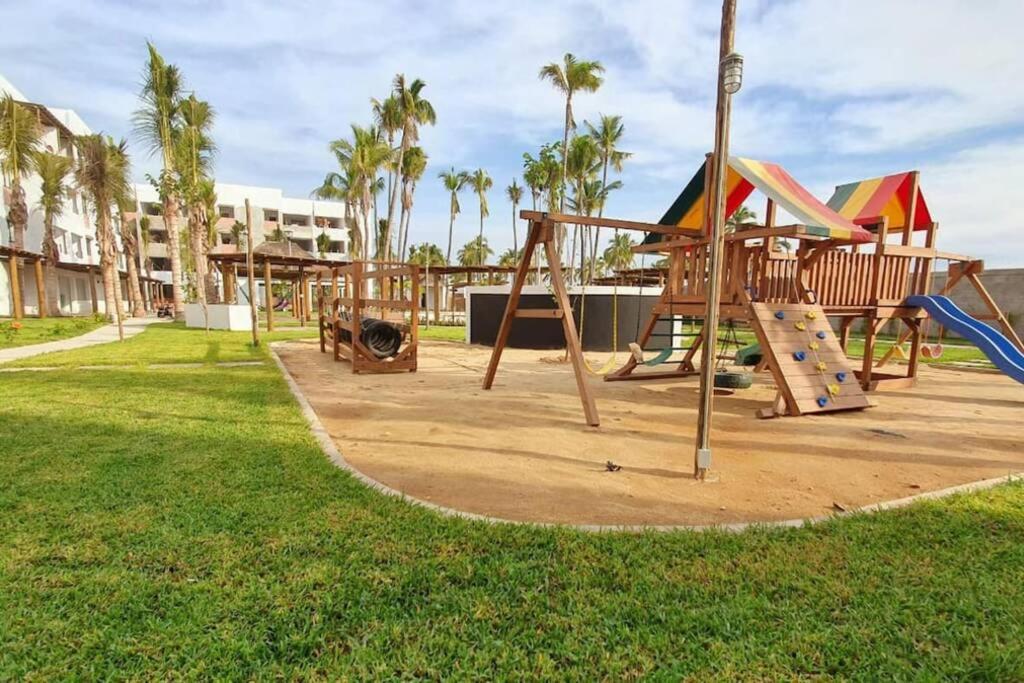 Departamento En Planta Baja Con Terraza * Mazatlán