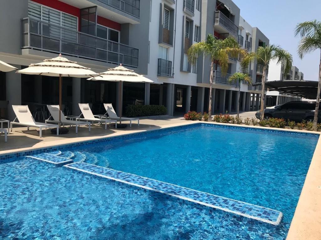 !nuevo! Bonita Vista Balcón Y Alberca! Cerritos! Apartamento