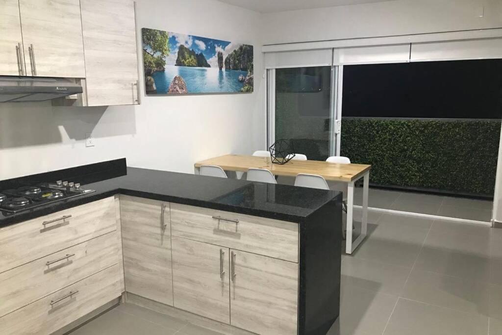 Apartamento !NUEVO! Bonita vista balcón y alberca! CERRITOS! *