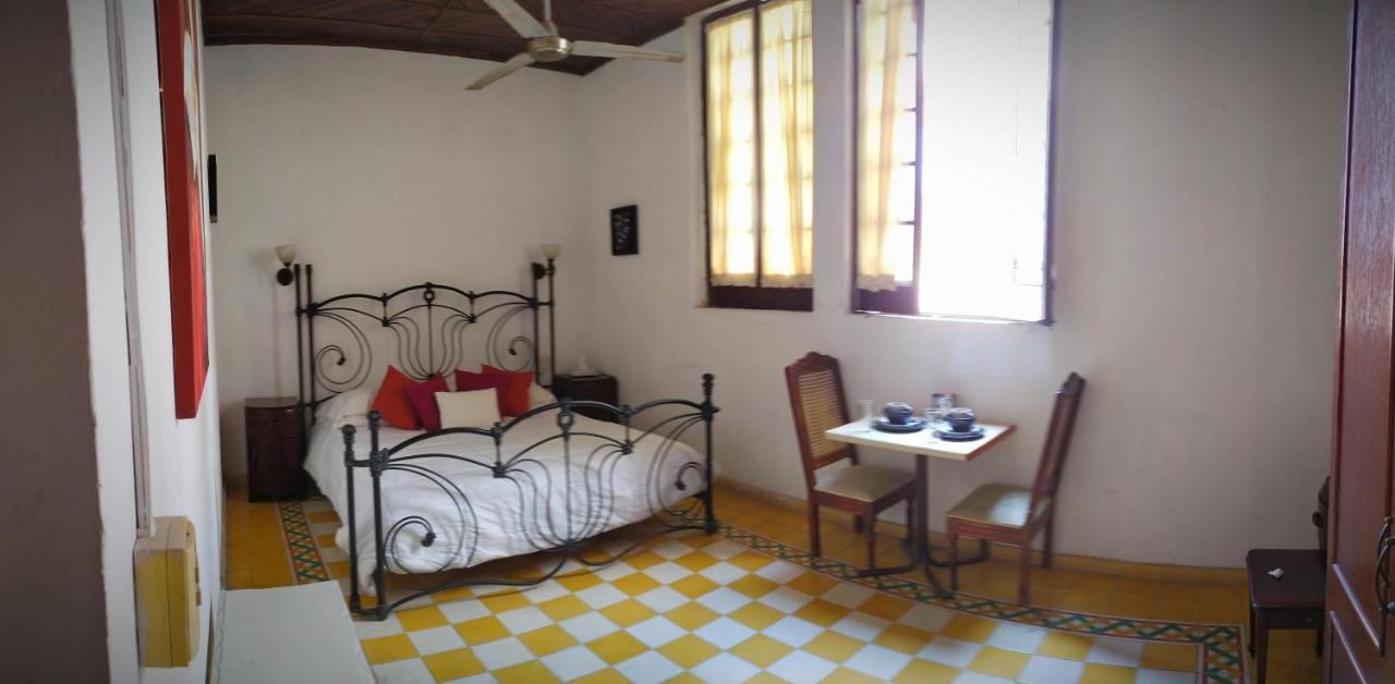 Hotel Machado *