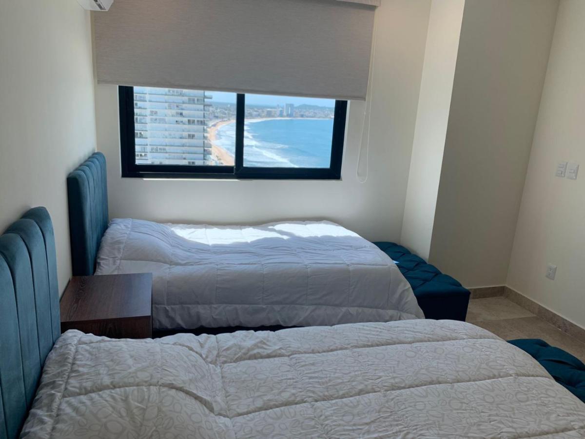 Apartamento Nuevo De Lujo Sobre El Malecon De *