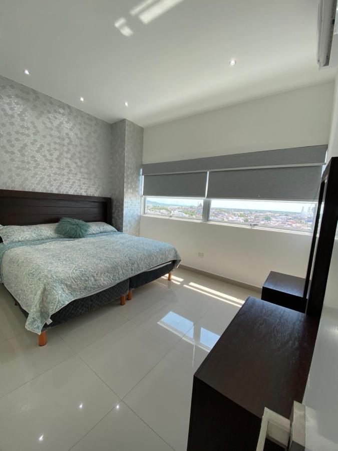 Apartment Condominio Torre Eme Frente Al Malecon Vista A La Ciudad Con Alberca Y Algo Al Mar Gimnacio