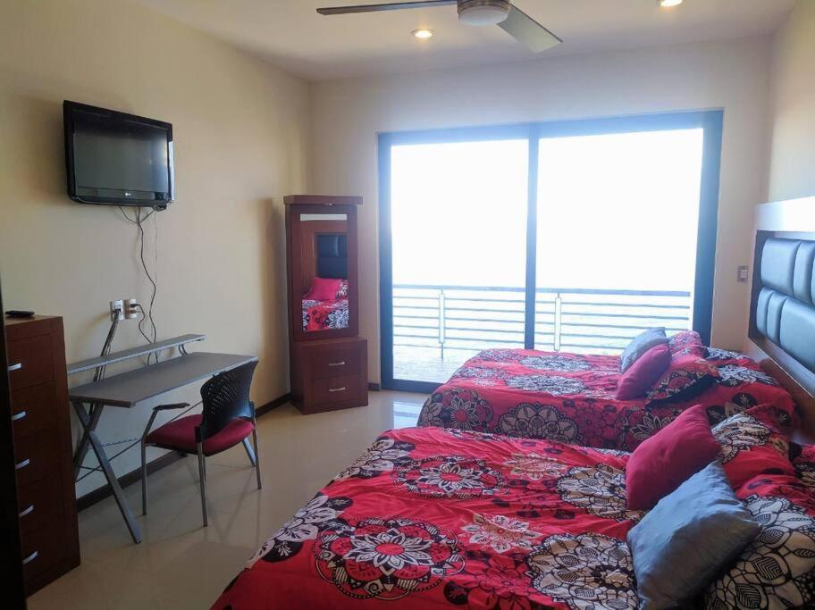 Lujoso Penthouse con alberca privada para 15 personas en Mazatlán, Sin. *