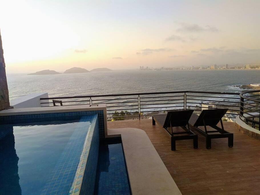 Lujoso Penthouse con alberca privada para 15 personas en Mazatlán, Sin.