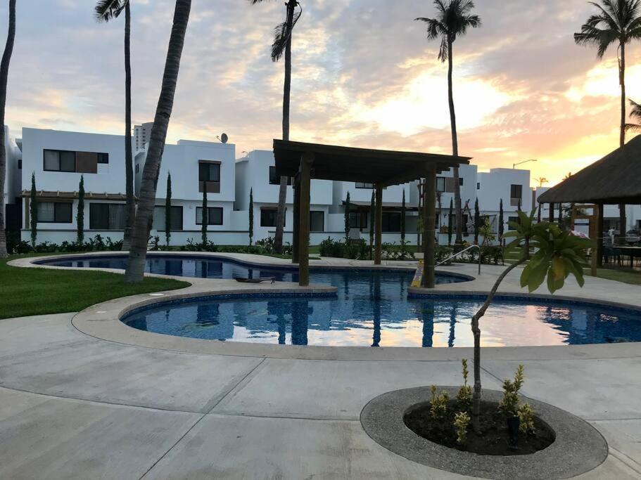 Сasa de vacaciones Casa Completa Con Terraza Extendida A La Alberca Mazatlán