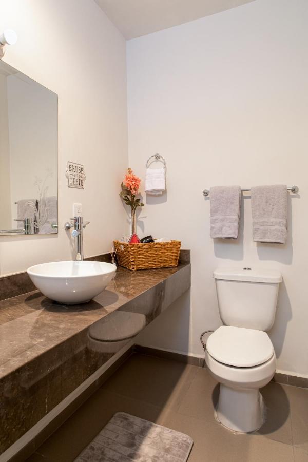 Spacious 2 Bedroom With Beautiful Sunset Apartment *