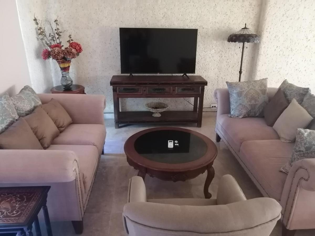 Casa Dahlia 2 Bed and breakfast