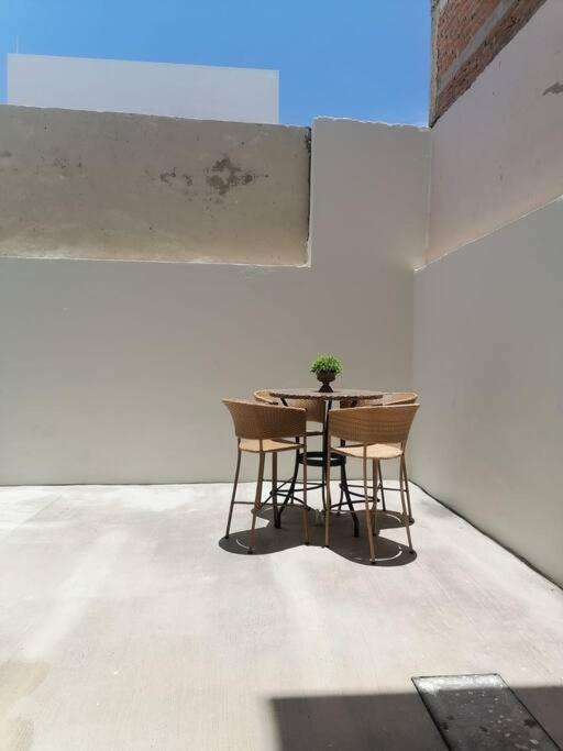 2br-3ba Block From W Rooftop Jacuzzi *