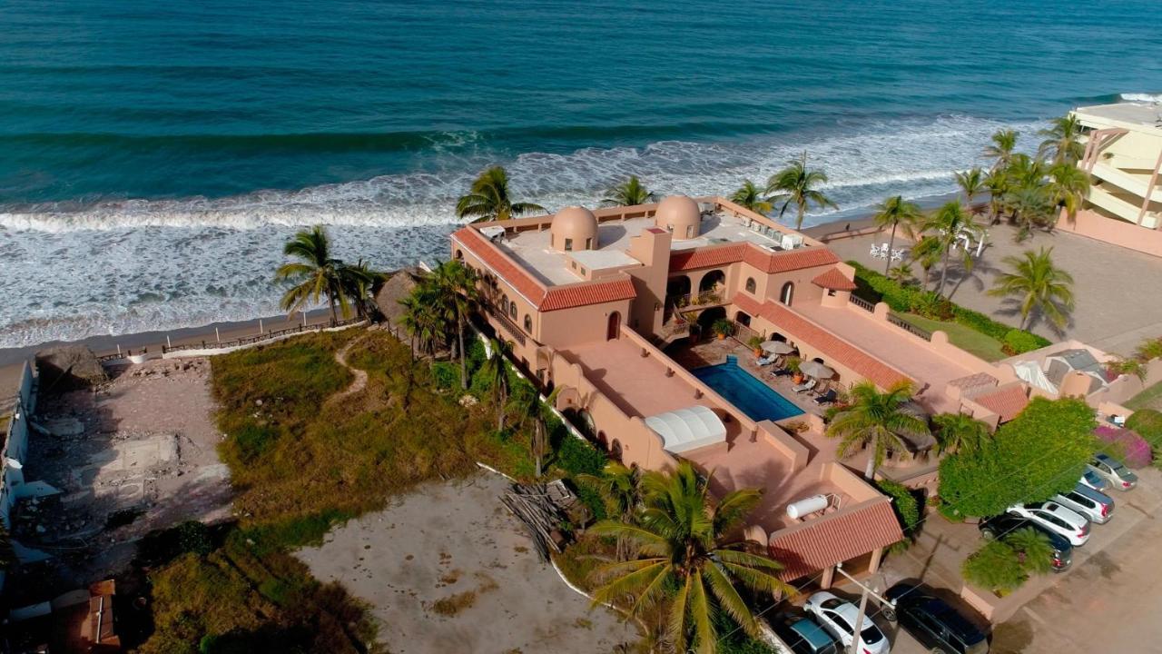 Beachfront Delfin Estate With Pool Sleeps 43