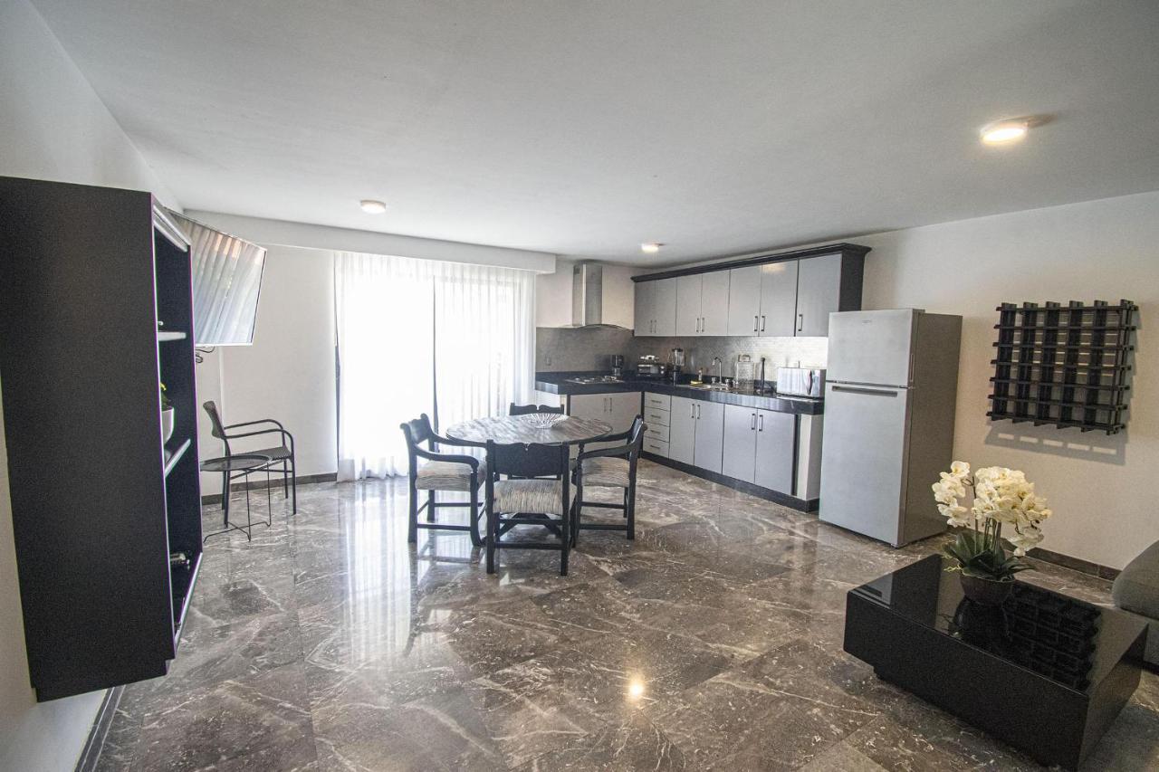 Few Blocks To Plaza Machado- Roosevelt 4 Mazatlan