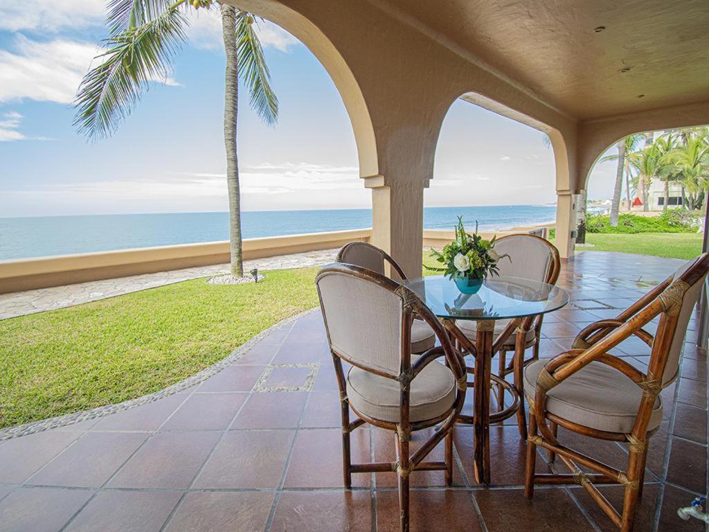 Beachfront Delfin Estate With Pool Sleeps 43 * Mazatlán