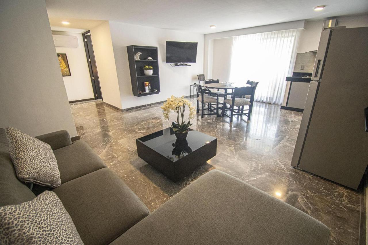 Few Blocks To Plaza Machado- Roosevelt 4 Mazatlan