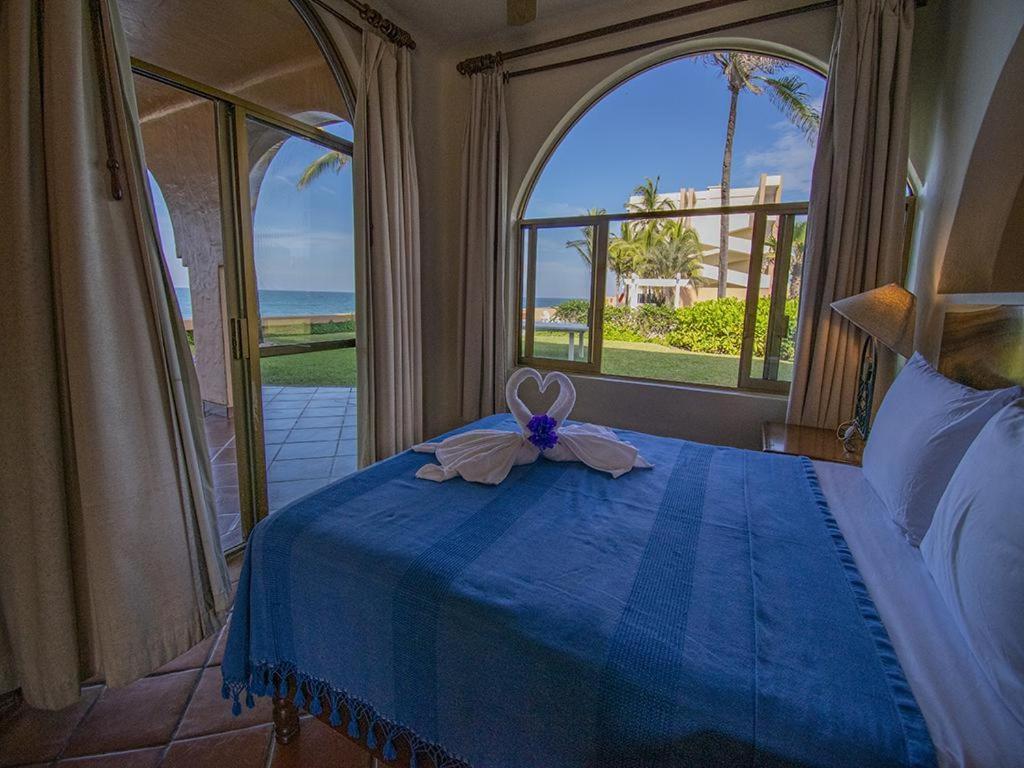 Villa Beachfront Delfin Estate With Pool Sleeps 43 *