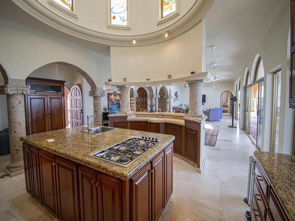 Villa Beachfront Delfin Estate With Pool Sleeps 43 Mazatlán