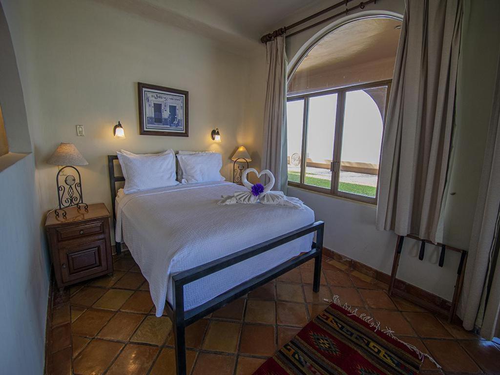 Beachfront Delfin Estate With Pool Sleeps 43 Mazatlán