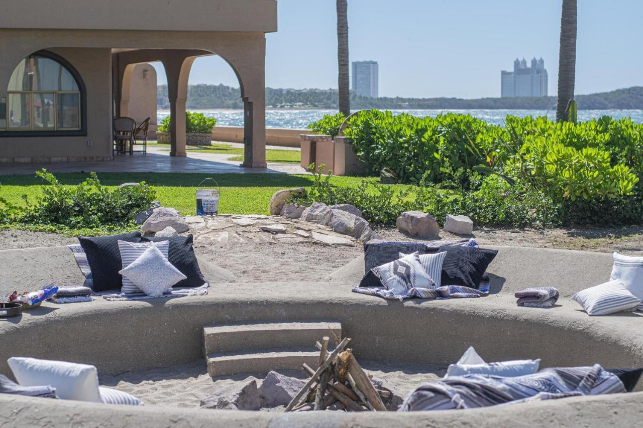 Beachfront Delfin Estate With Pool Sleeps 43 * Mazatlán