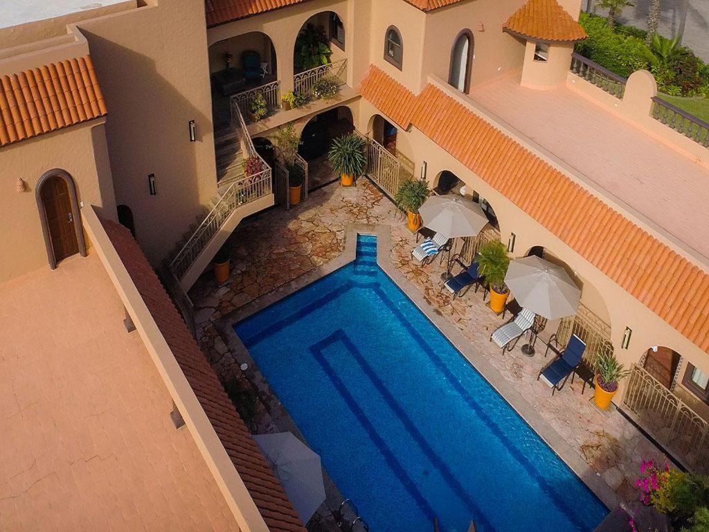 Beachfront Delfin Estate With Pool Sleeps 43 *