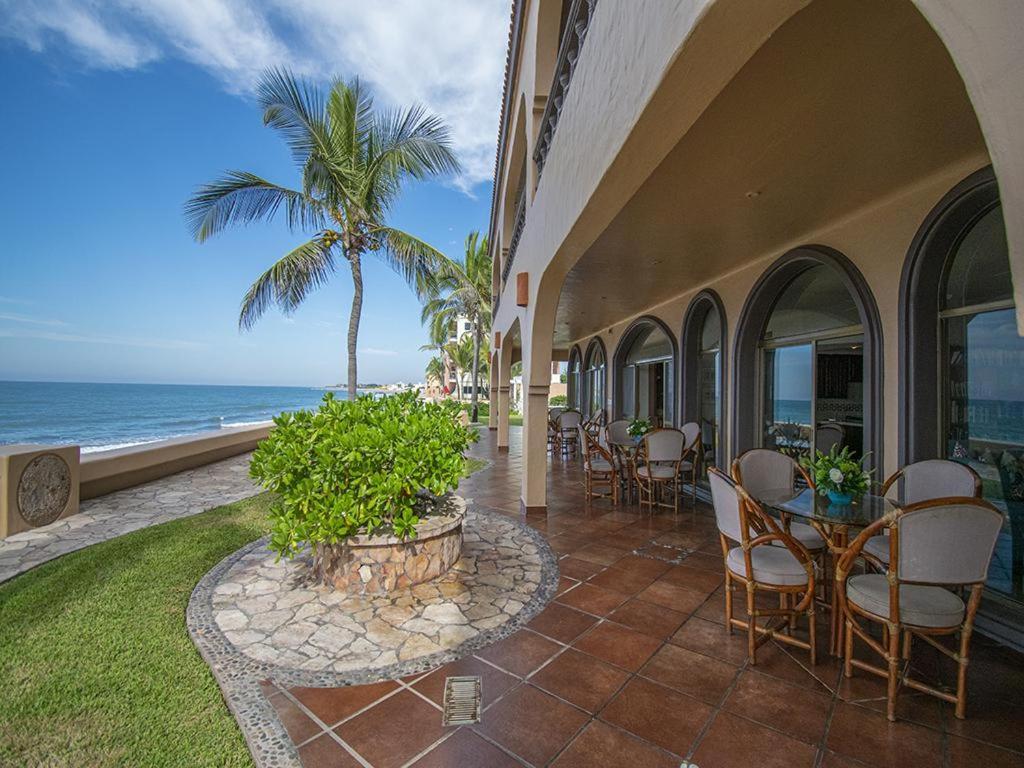 Beachfront Delfin Estate With Pool Sleeps 43 Mazatlán
