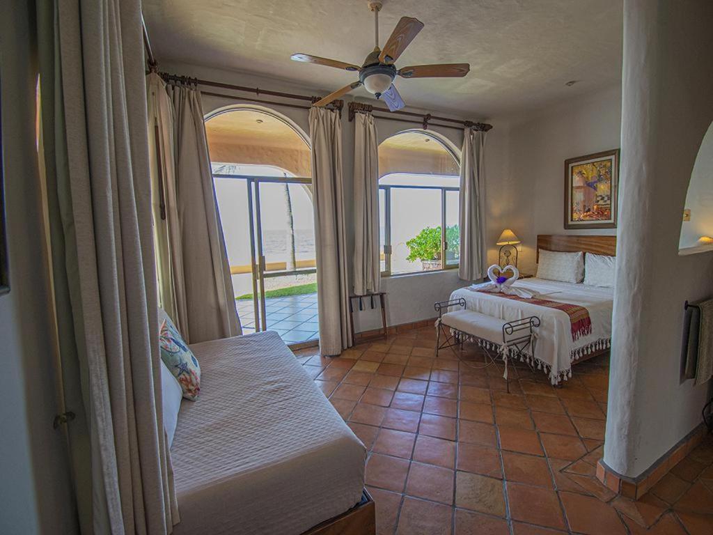 Villa Beachfront Delfin Estate With Pool Sleeps 43 Mazatlán