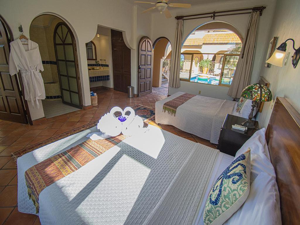 Villa Beachfront Delfin Estate With Pool Sleeps 43 *