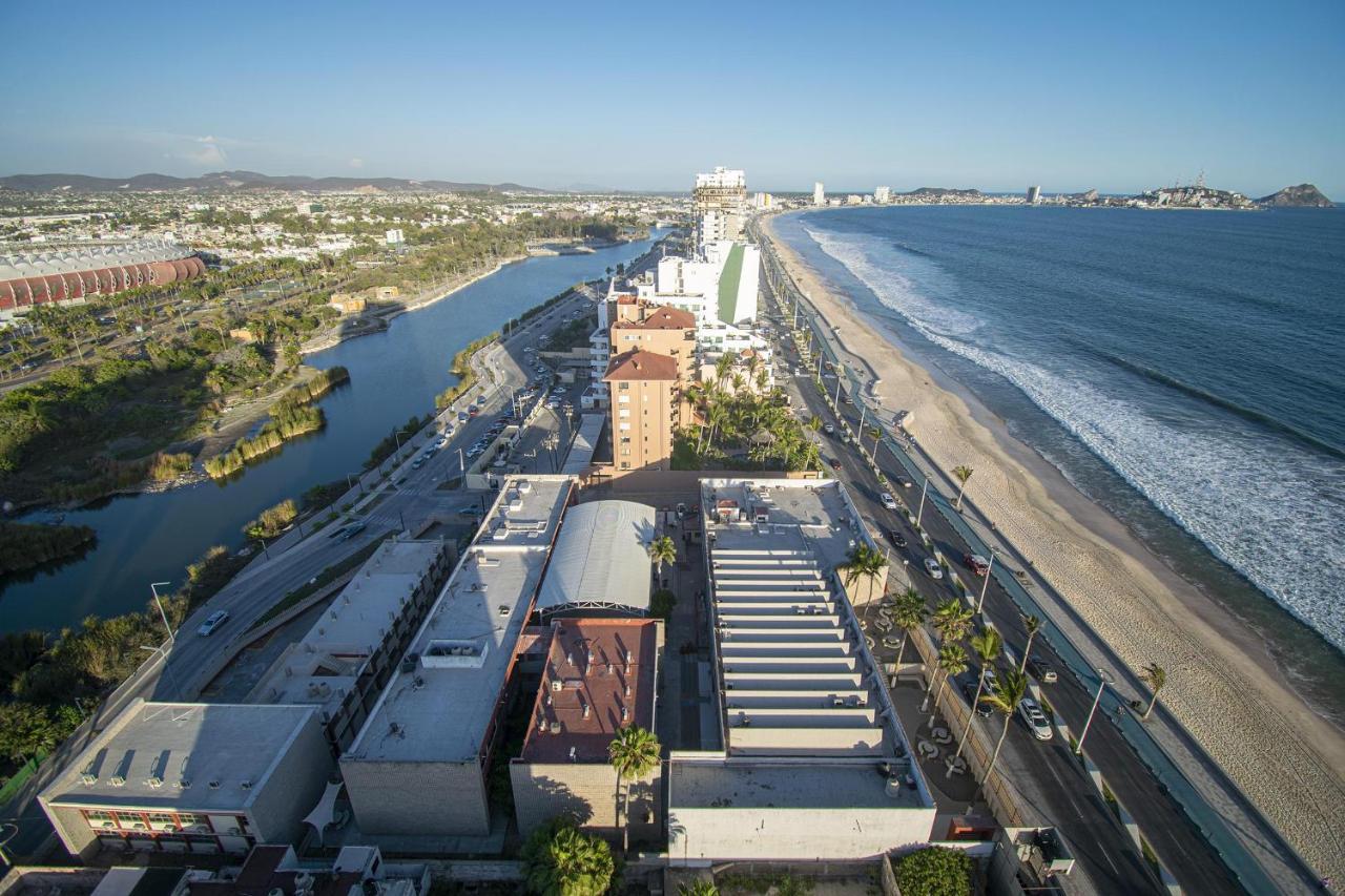 The Location On The Malecon- Horizon 1601 Apartment *