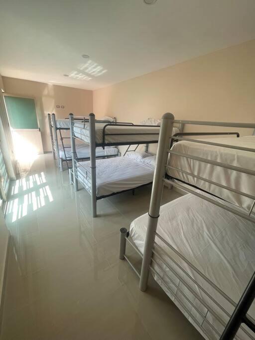 Casa Con Alberca En Excelente Ubicacion, Grupos Grandes De Personas Villa