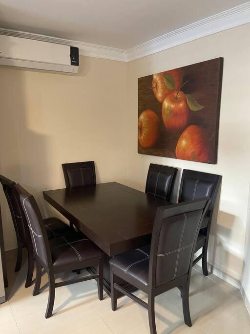 Casa Con Alberca En Excelente Ubicacion, Grupos Grandes De Personas Villa