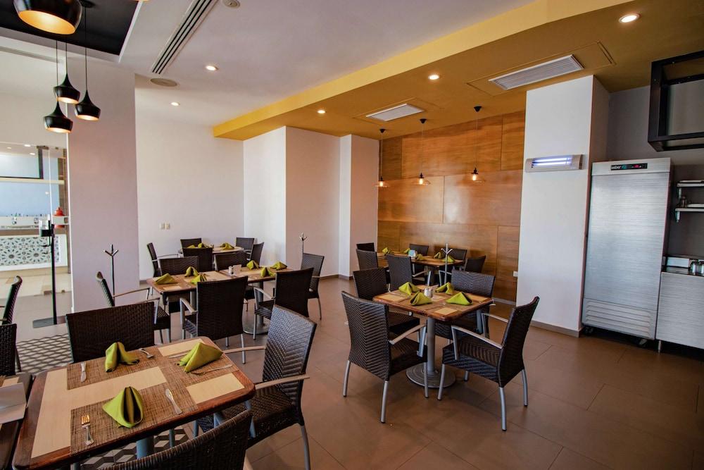 Pacific Palace Tower 4*