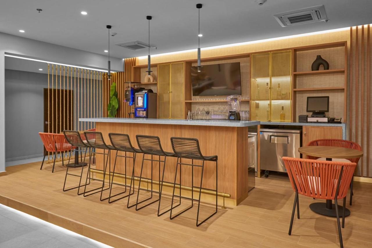 Hotel Express By Marriott Mazatlan