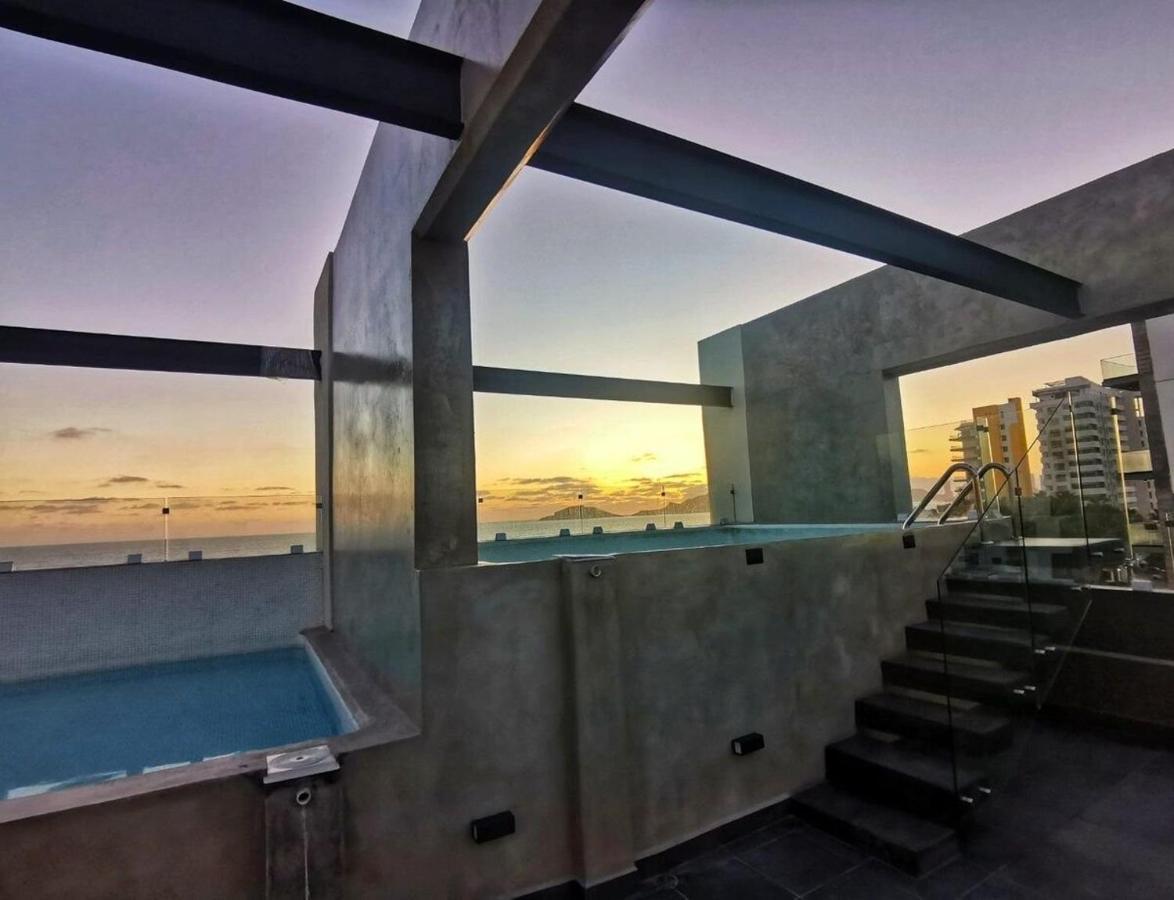 Moderno Loft, A 1/2 Cuadra De Malecon, Con Alberca. *