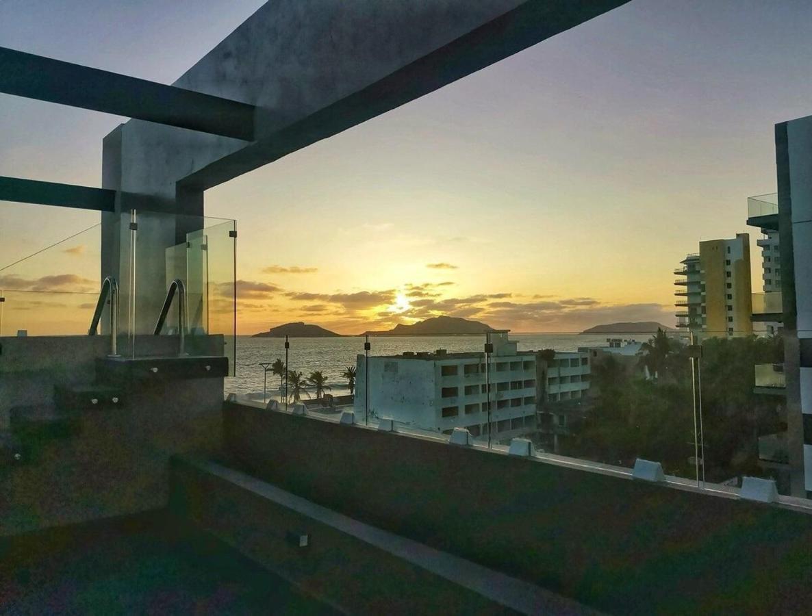 Moderno Loft, A 1/2 Cuadra De Malecon, Con Alberca. *