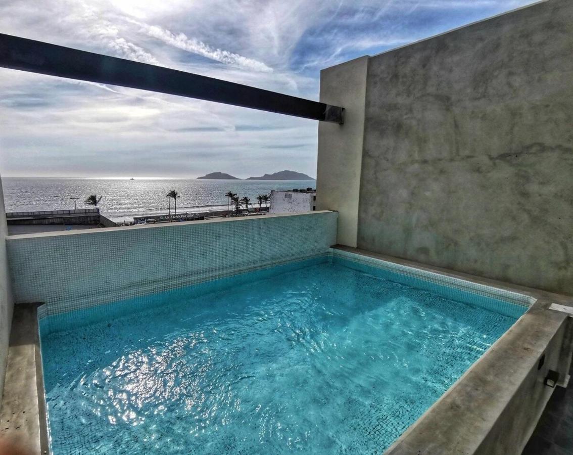Apartamento Moderno Loft, A 1/2 Cuadra De Malecon, Con Alberca.
