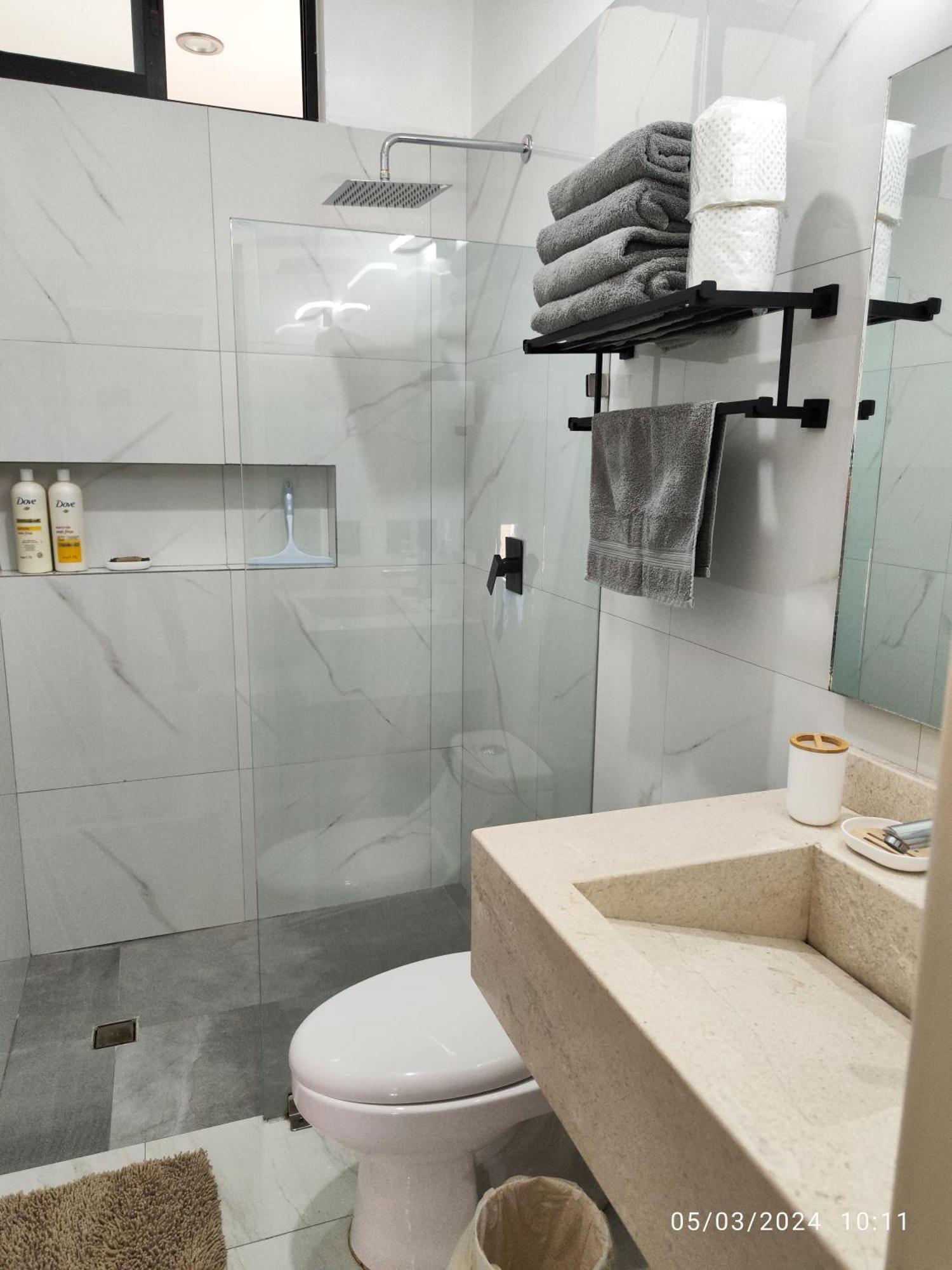 Depto De 2 Recamaras A 800 Metros Del Malecon De Apartamento *