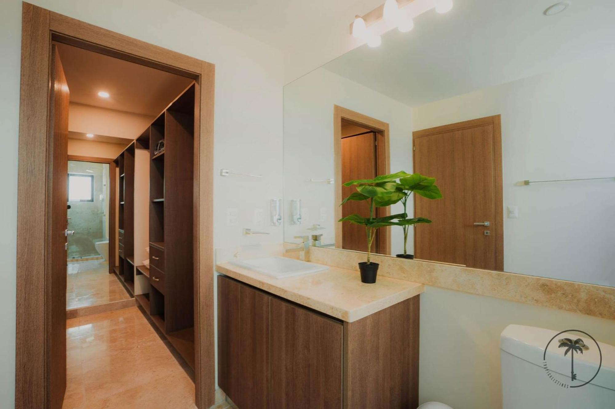 With A Pool And Gym In Apartamento