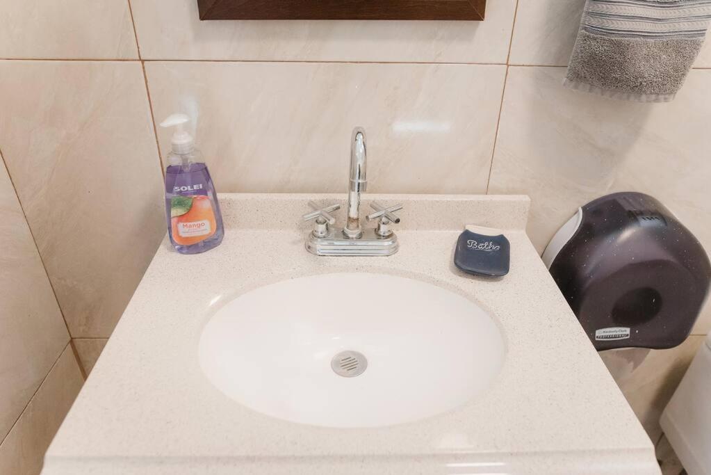 Apartamento Excelente Apto A 5 Min De La Playa-malecon