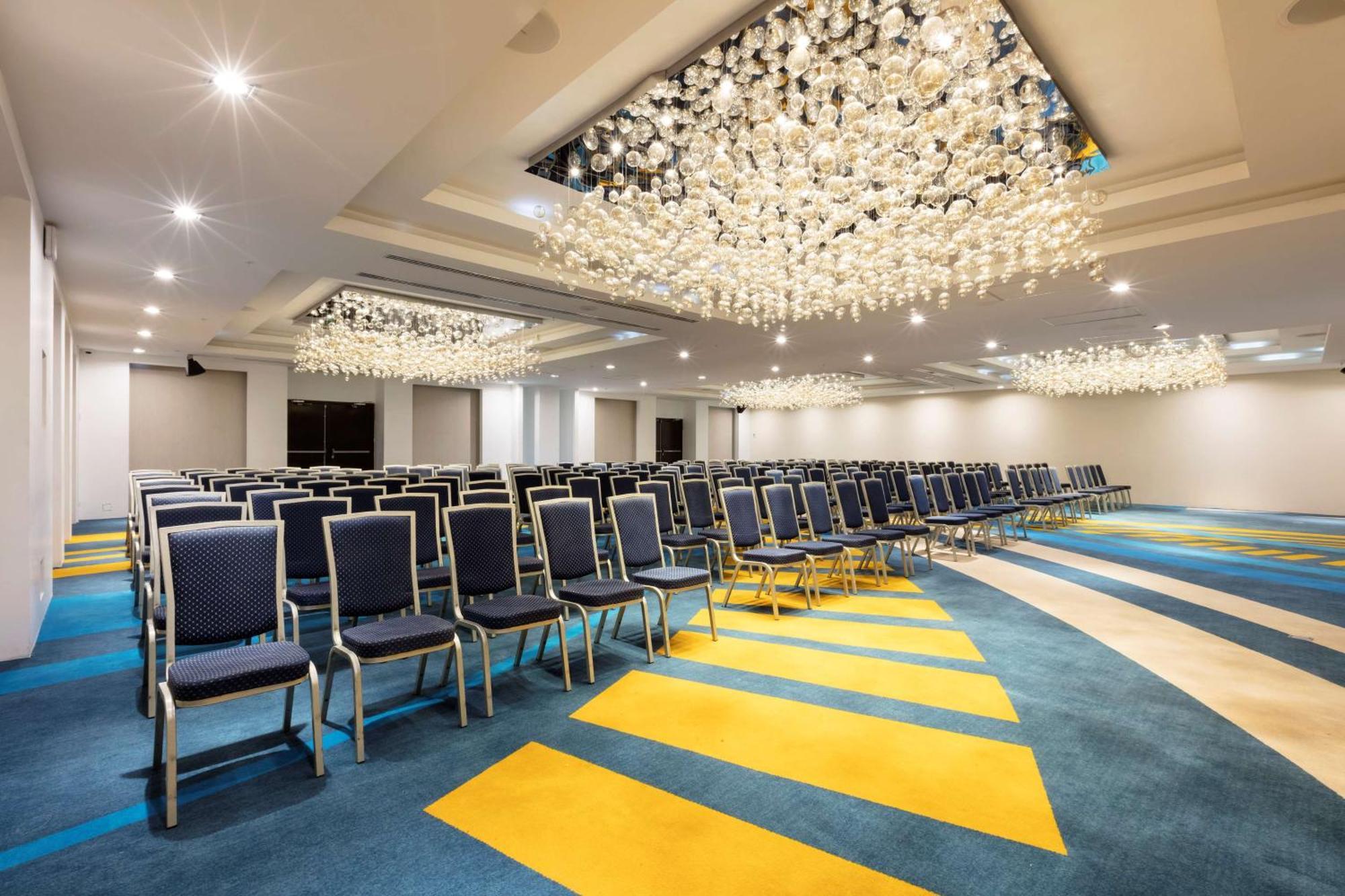 Doubletree By Hilton Mazatlan, Sin