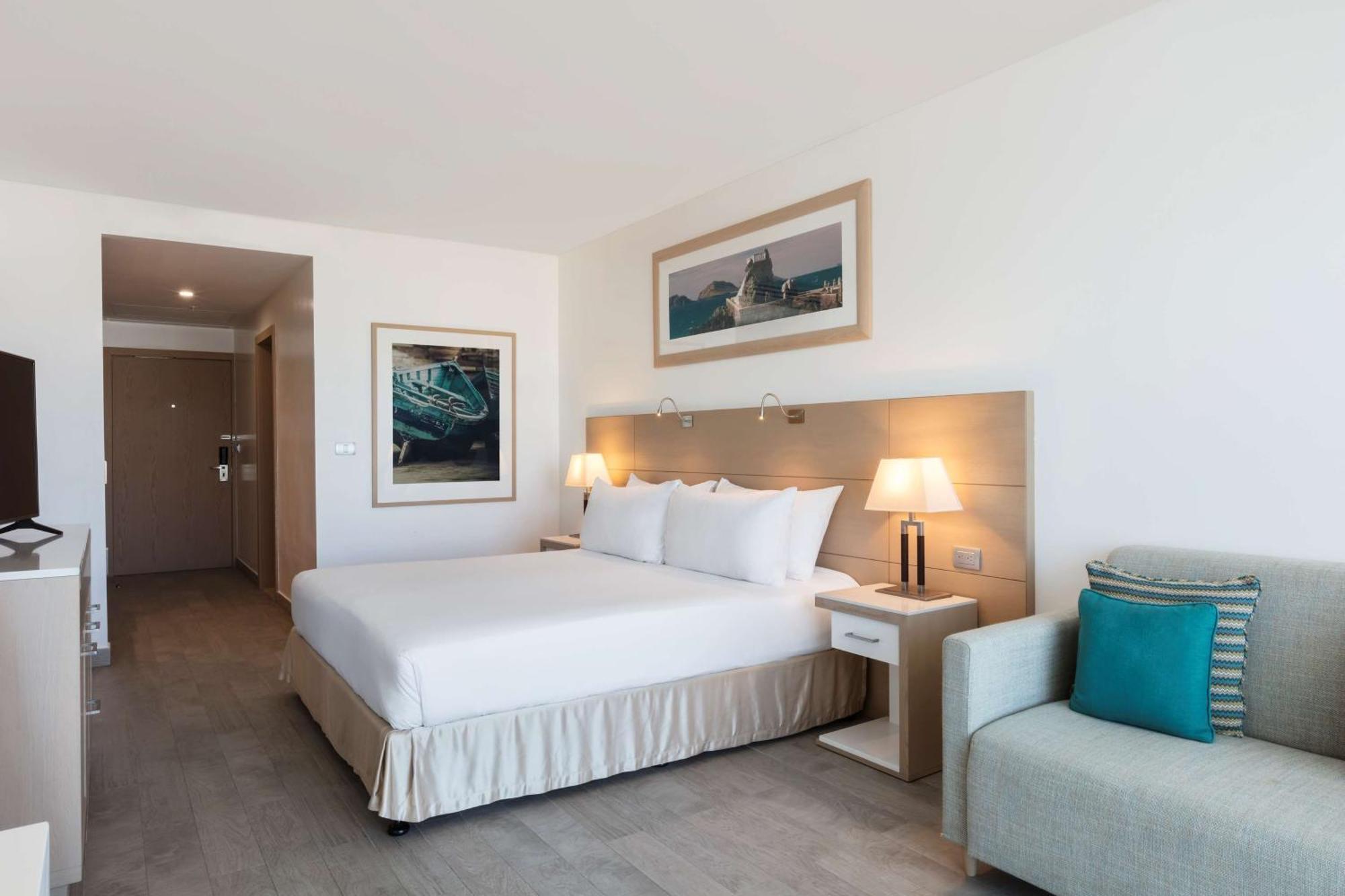 Doubletree By Hilton Mazatlan, Sin