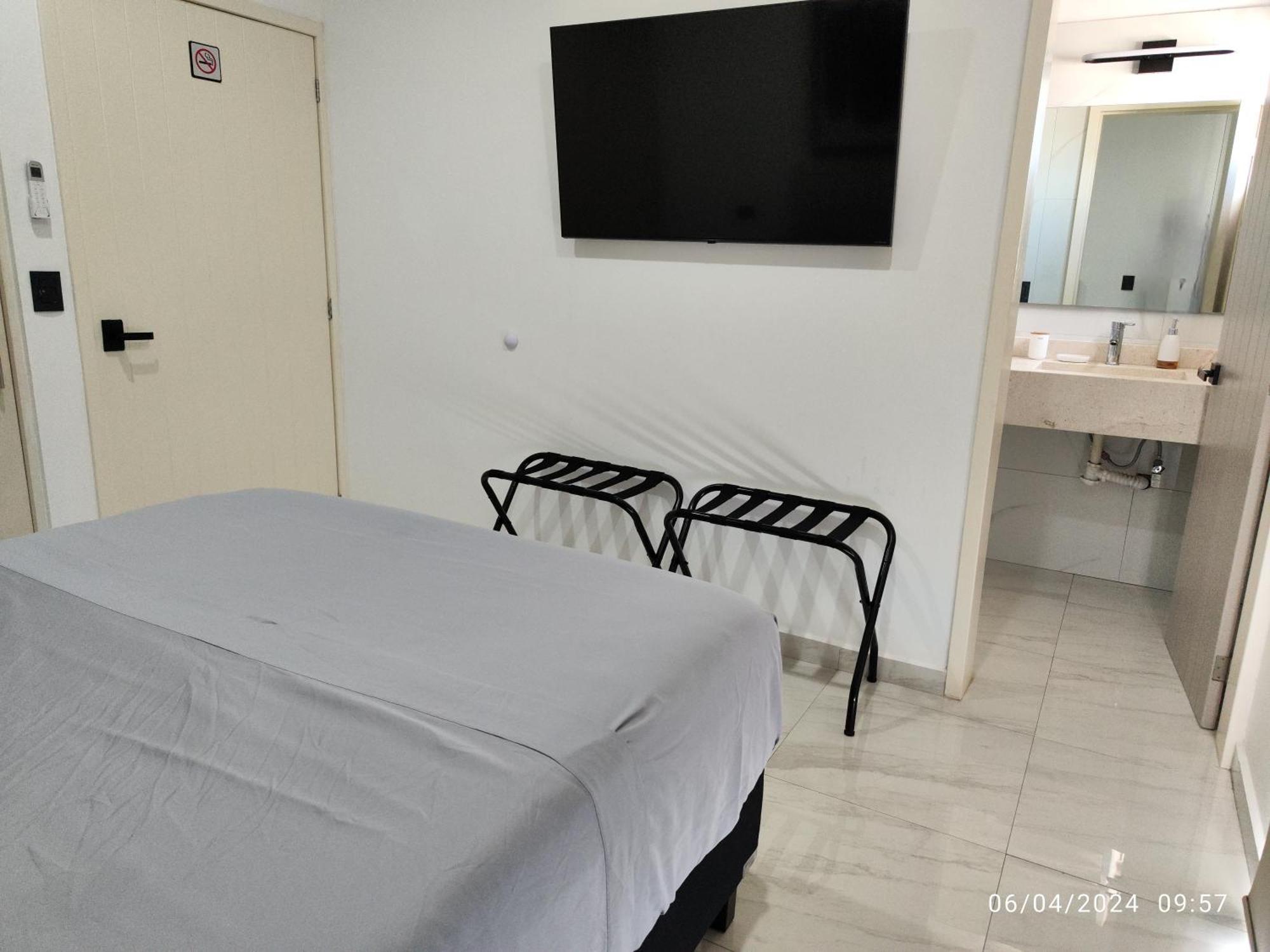 Depto De 2 Recamaras A 800 Metros Del Malecon De Apartamento